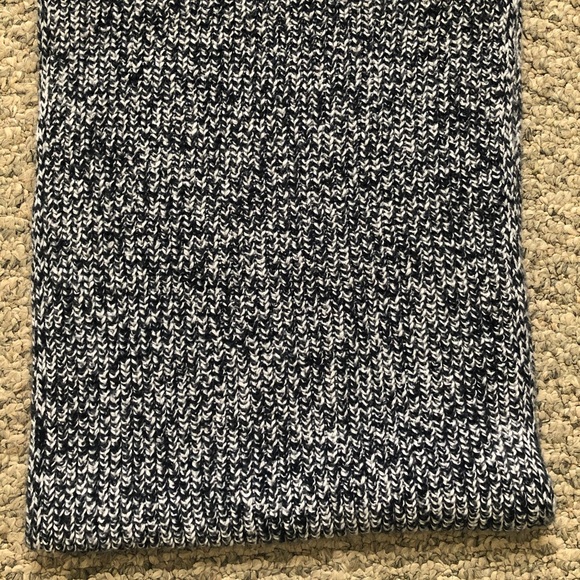 H&M scarf - Picture 3 of 4